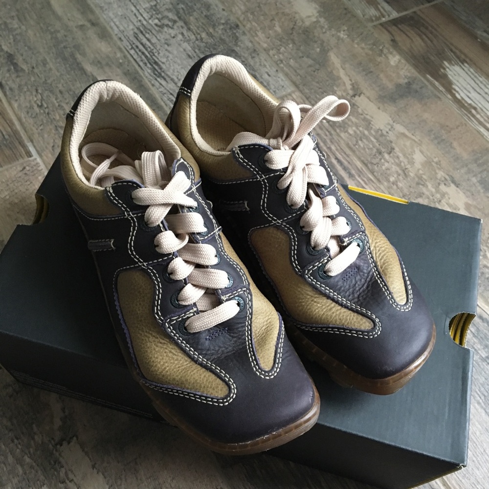 doc marten iris milkweed tennis shoes 7